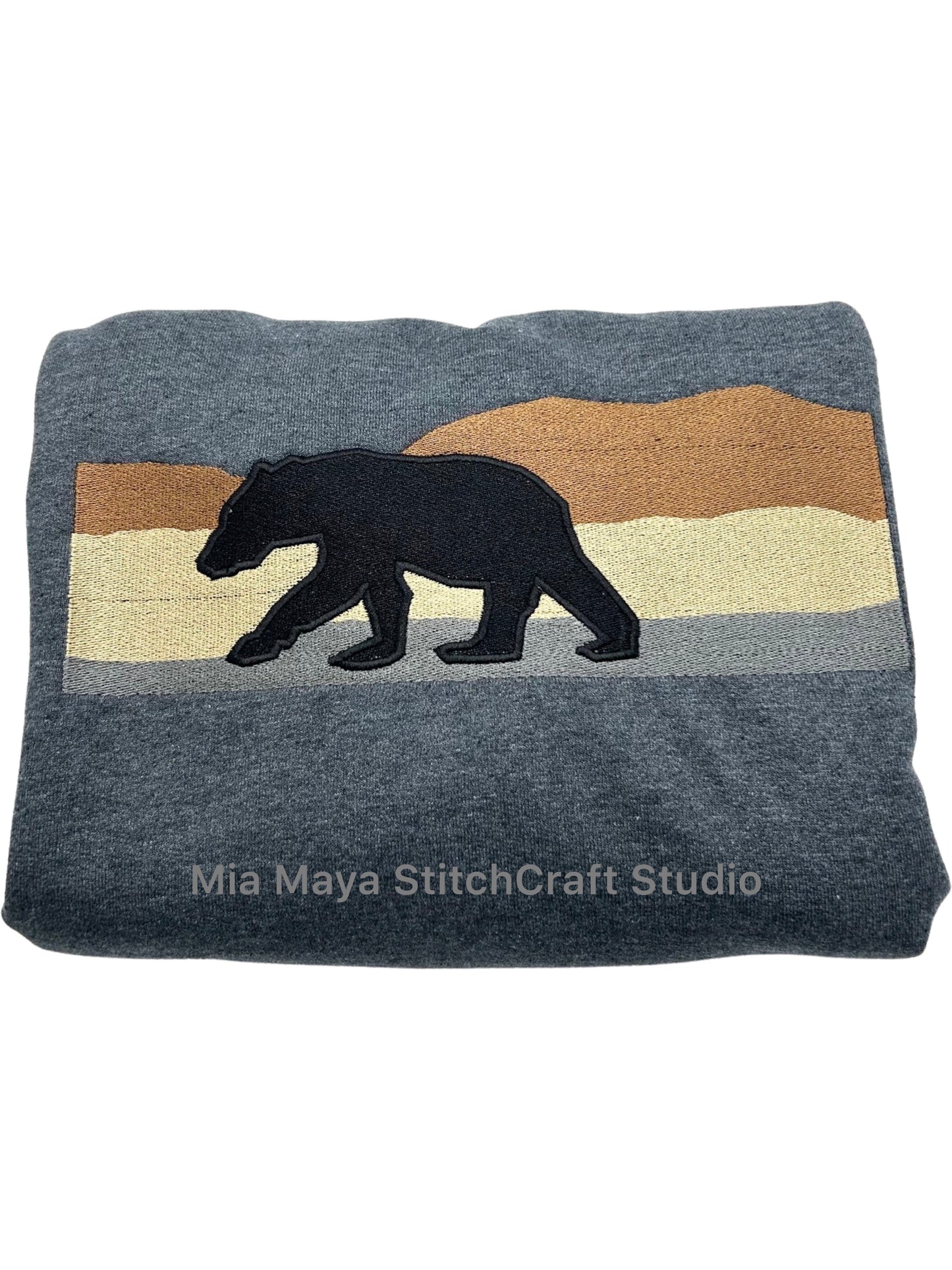 Bear Mountain Embroidery Crew Neck Sweatshirt Alberta Banff in Dark Grey