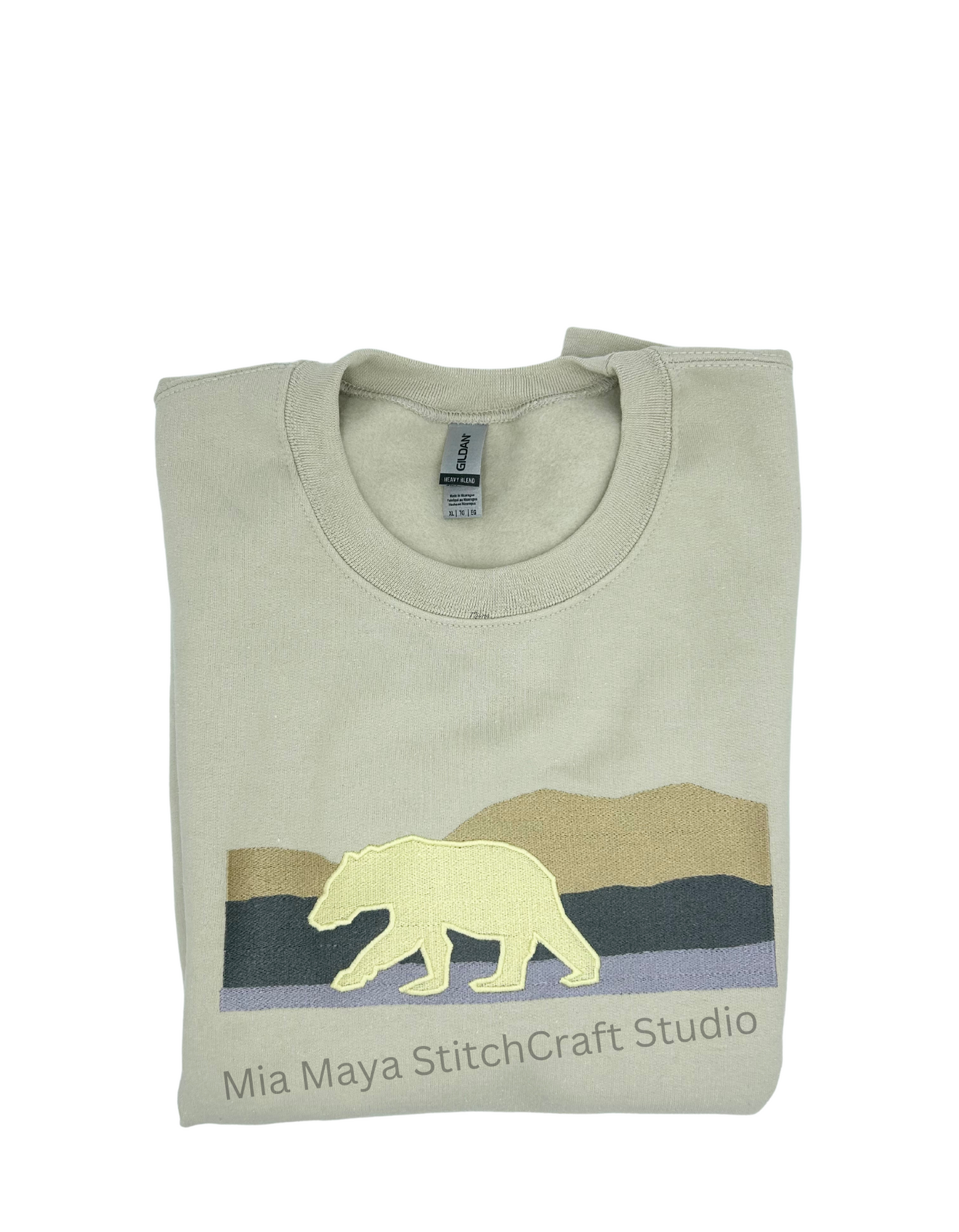 Bear Mountain Embroidery Crew Neck Sweatshirt Alberta Banff in Sand